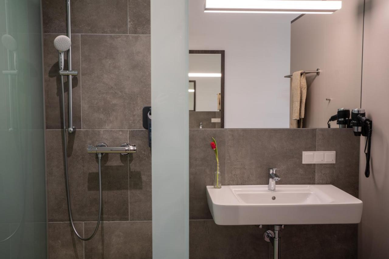 Eee Hotel Graz Pirka Luaran gambar