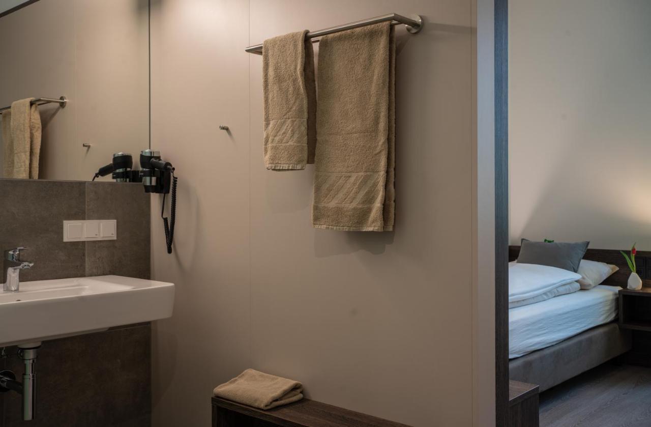 Eee Hotel Graz Pirka Luaran gambar